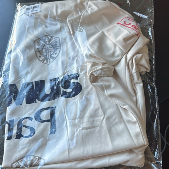 Brand new never open it. - Picture 2 of 4